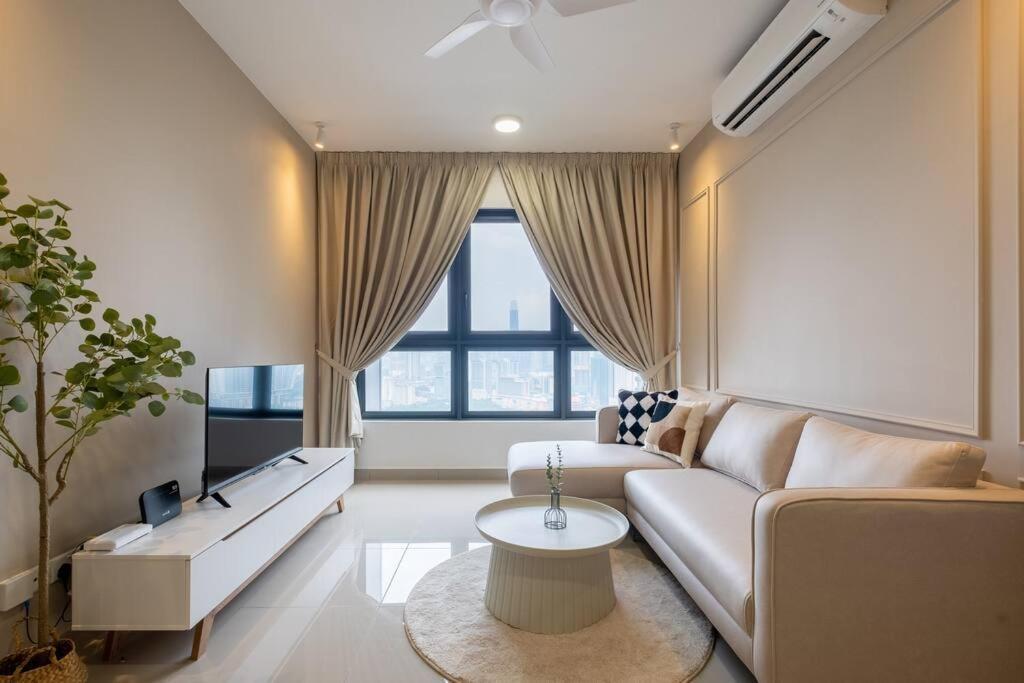 M Vertica 3br 9pax Sunway Velocity Mrt Aeon中文房东ikea Pangsapuri *