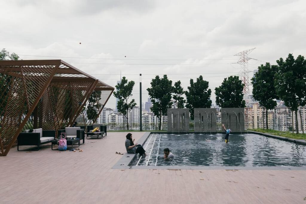 M Vertica 3br 9pax Sunway Velocity Mrt Aeon中文房东ikea Kuala Lumpur