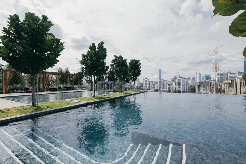 Pangsapuri M Vertica 3br 9pax Sunway Velocity Mrt Aeon中文房东ikea