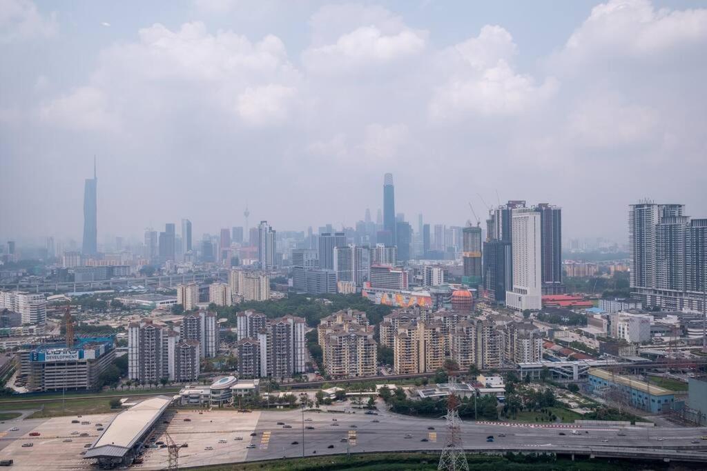 M Vertica 3br 9pax Sunway Velocity Mrt Aeon中文房东ikea Pangsapuri *