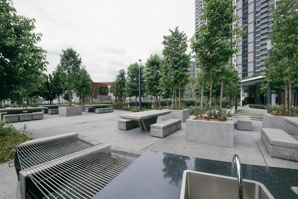 Pangsapuri M Vertica 3br 9pax Sunway Velocity Mrt Aeon中文房东ikea *