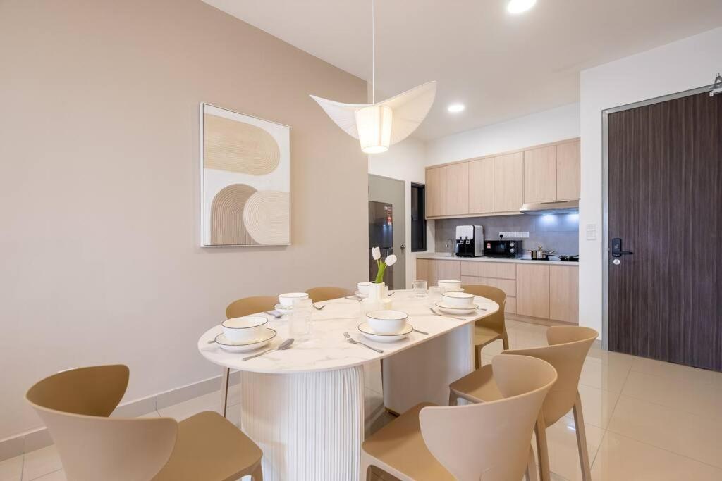 M Vertica 3br 9pax Sunway Velocity Mrt Aeon中文房东ikea Pangsapuri *