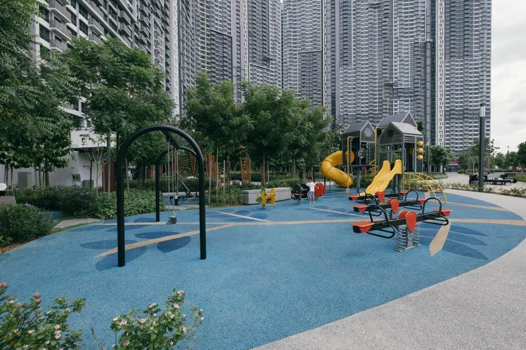 Pangsapuri M Vertica 3br 9pax Sunway Velocity Mrt Aeon中文房东ikea Kuala Lumpur