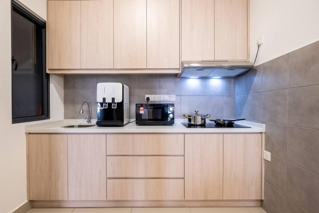 M Vertica 3br 9pax Sunway Velocity Mrt Aeon中文房东ikea