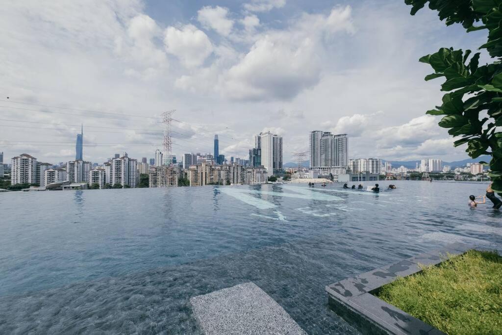Pangsapuri M Vertica 3br 9pax Sunway Velocity Mrt Aeon中文房东ikea Kuala Lumpur