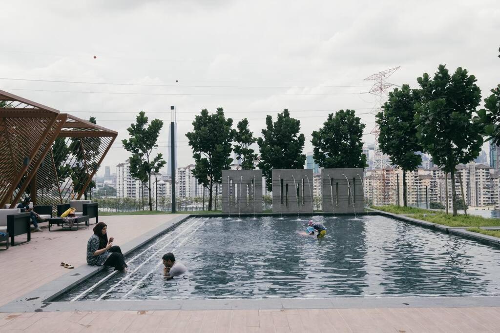 Pangsapuri M Vertica 3br 9pax Sunway Velocity Mrt Aeon中文房东ikea *